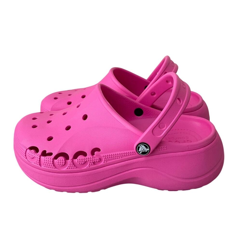 New CROCS Baya Womens Size 10 Electric Pink Platform Clogs